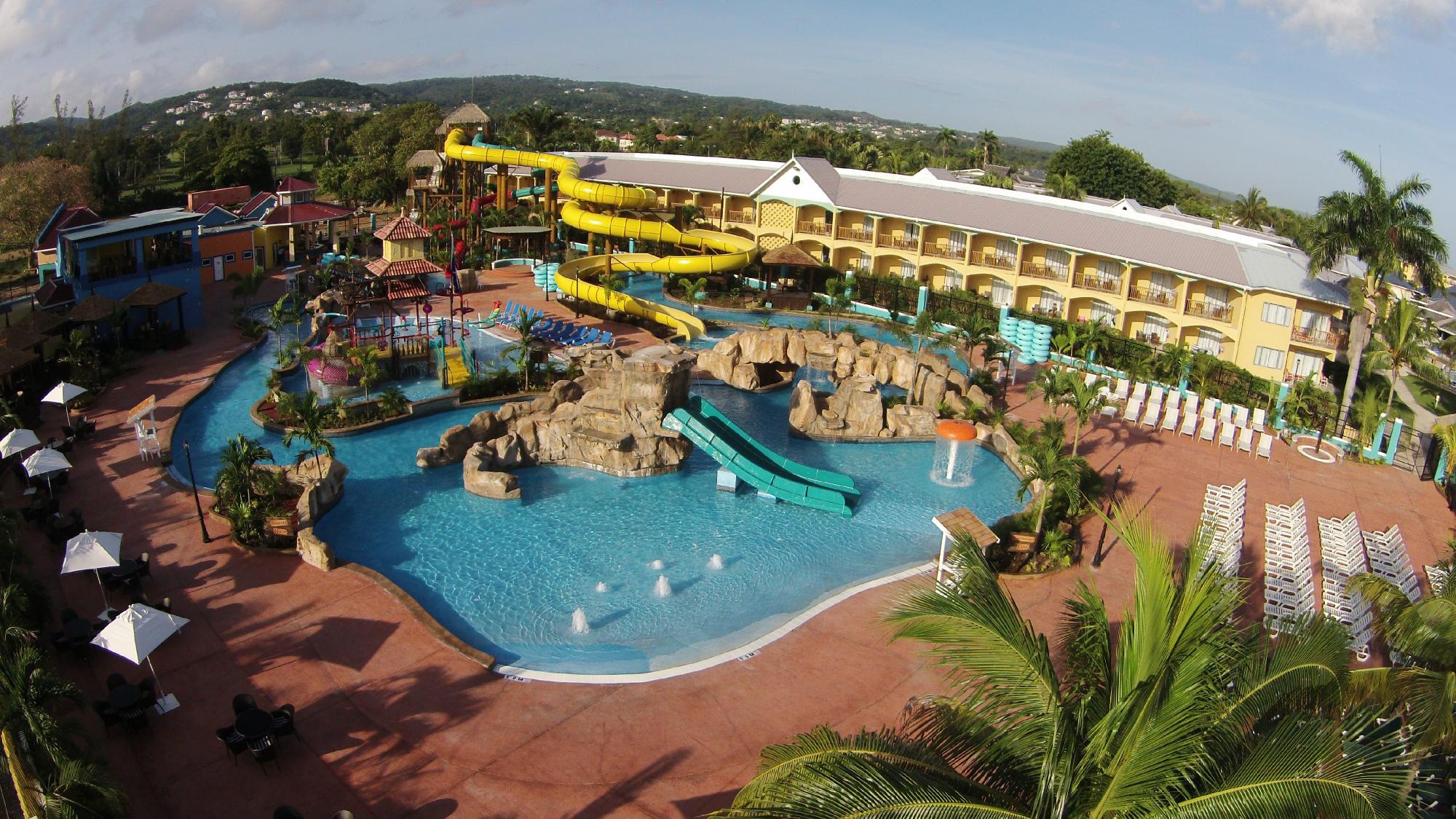 Jewel Runaway Bay Beach  Golf Resort